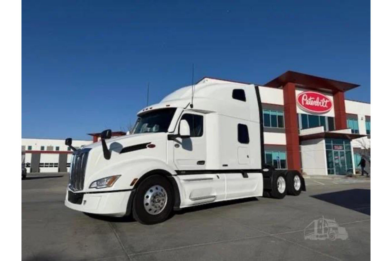 Photo 6 of Peterbilt 579