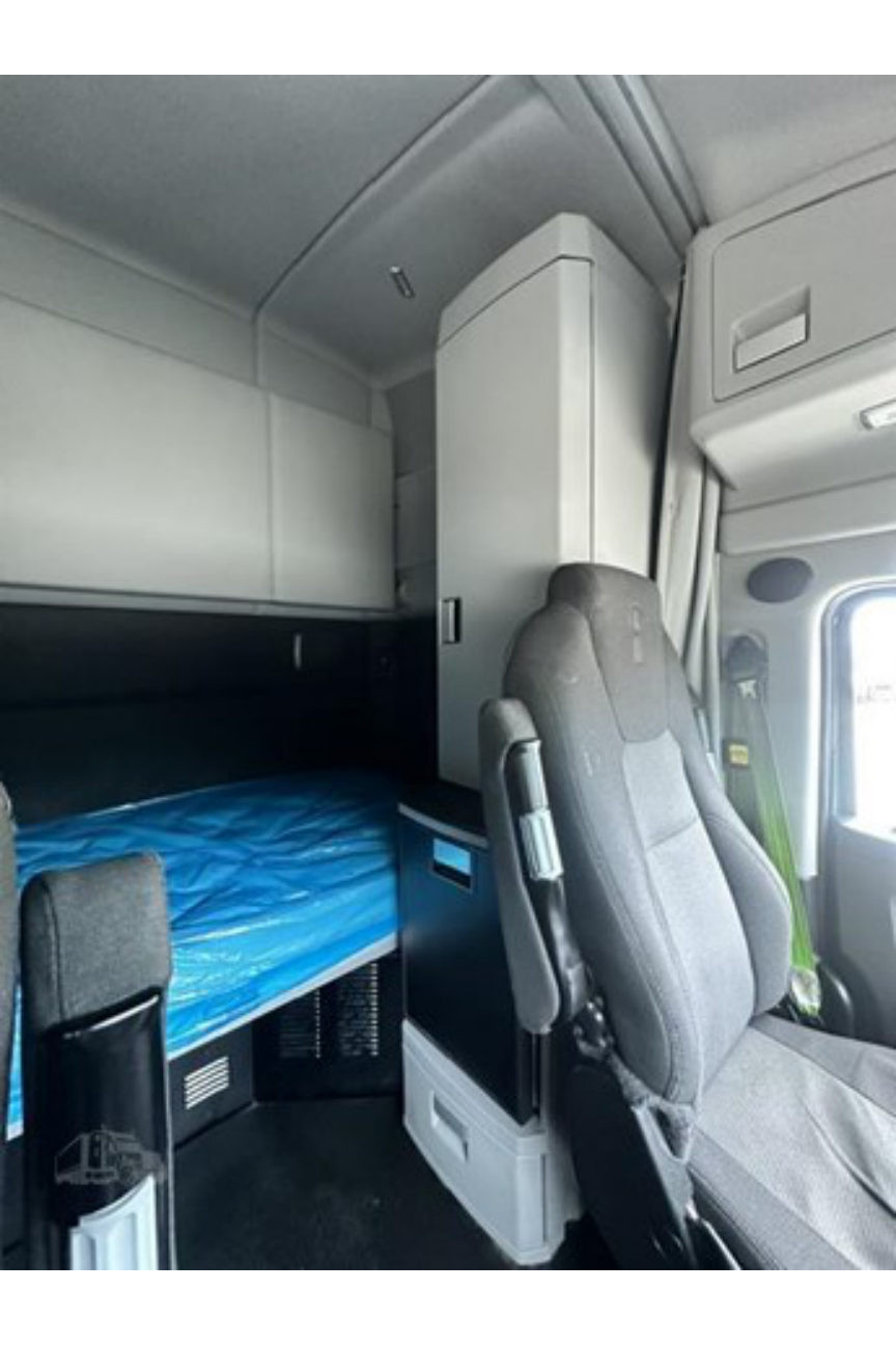 Photo 4 of Kenworth T680