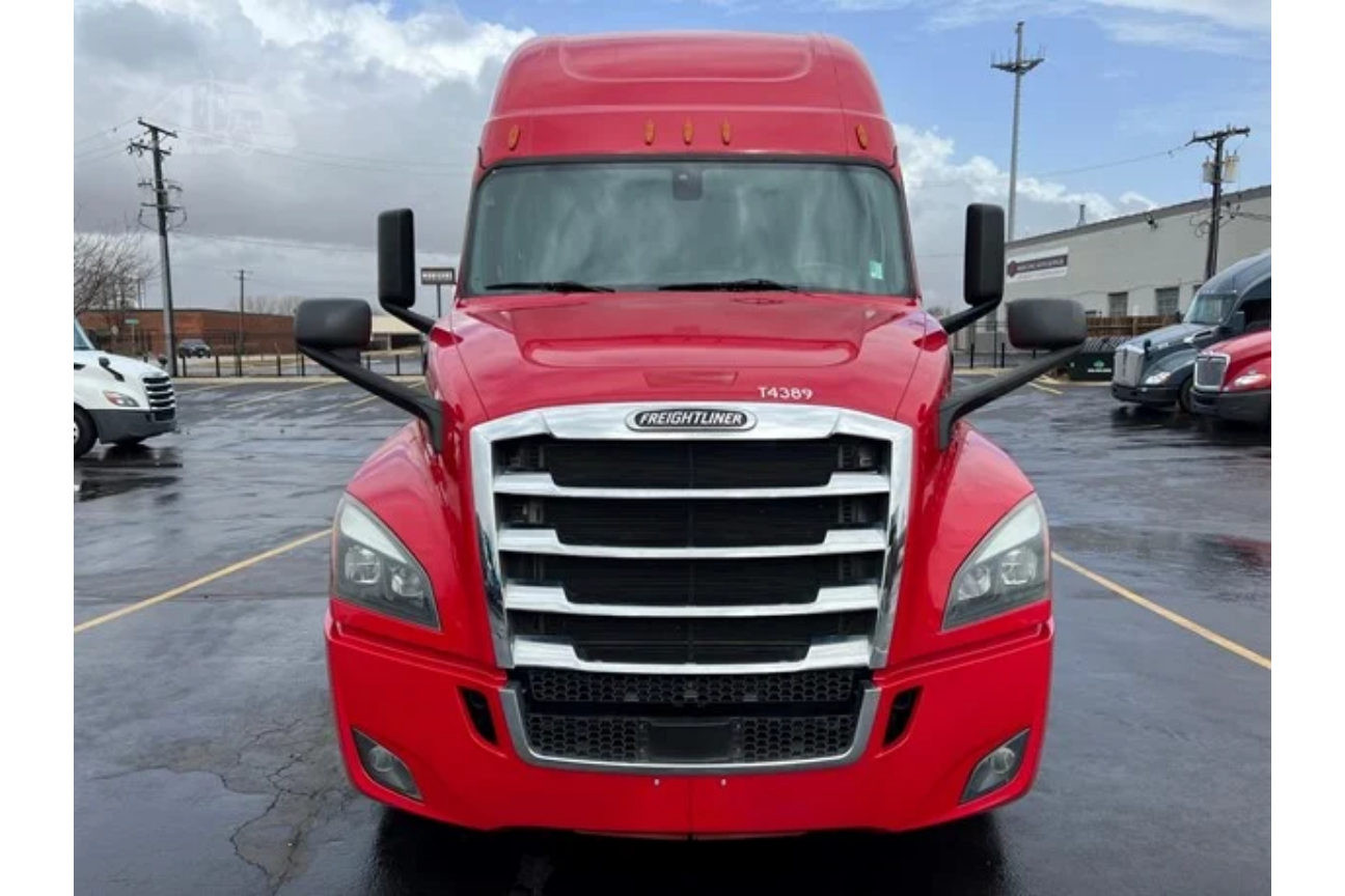 Photo 2 of Freightliner Cascadia 126