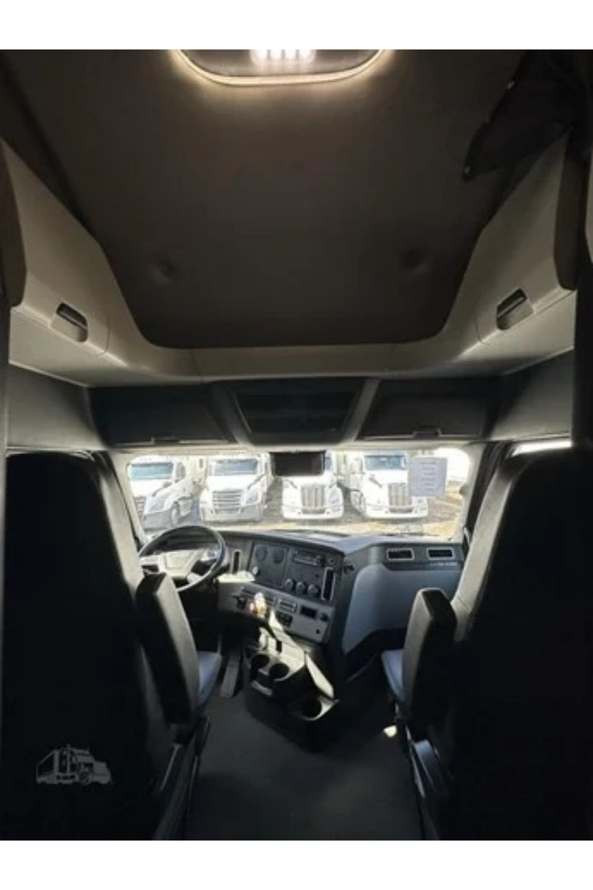 Photo 4 of Freightliner Cascadia 126