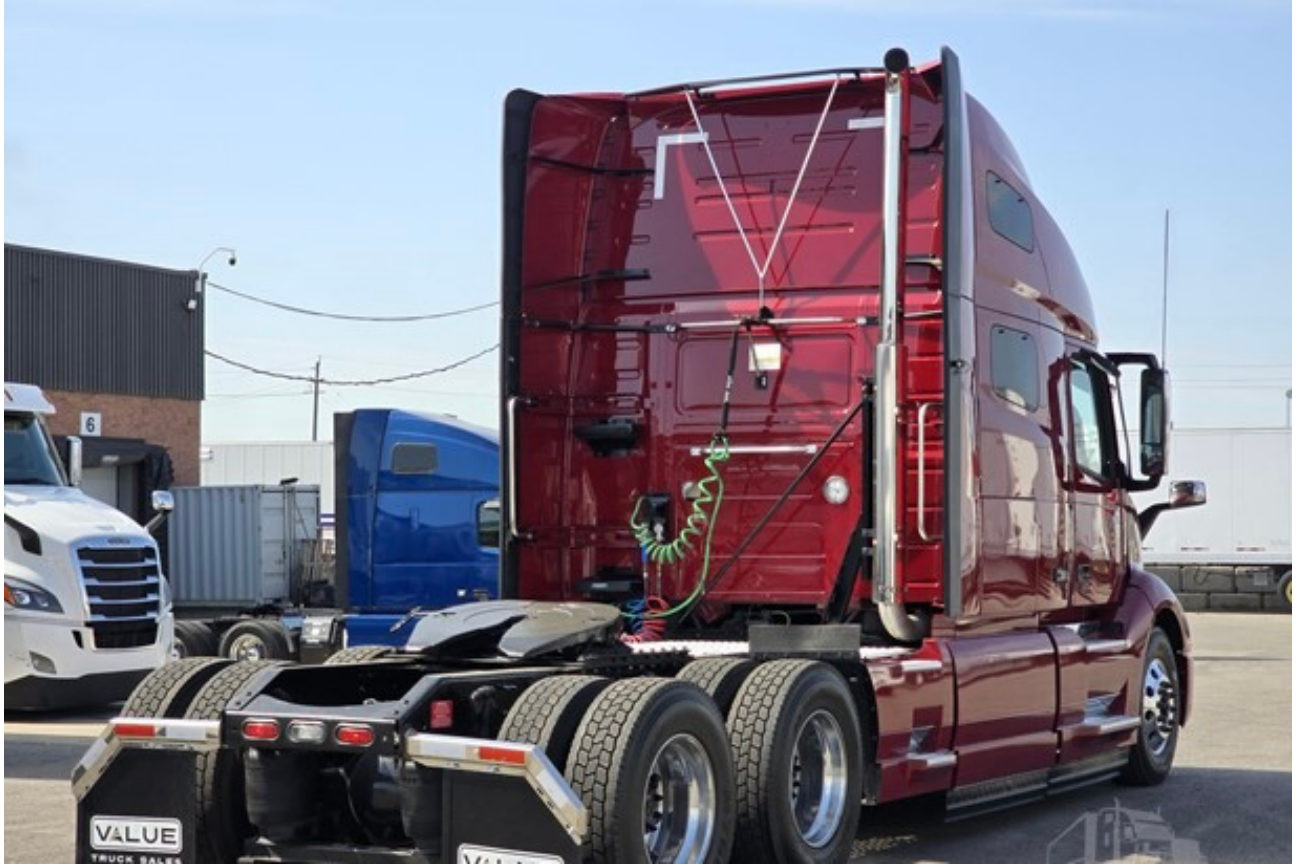 Photo 2 of Volvo VNL64T760