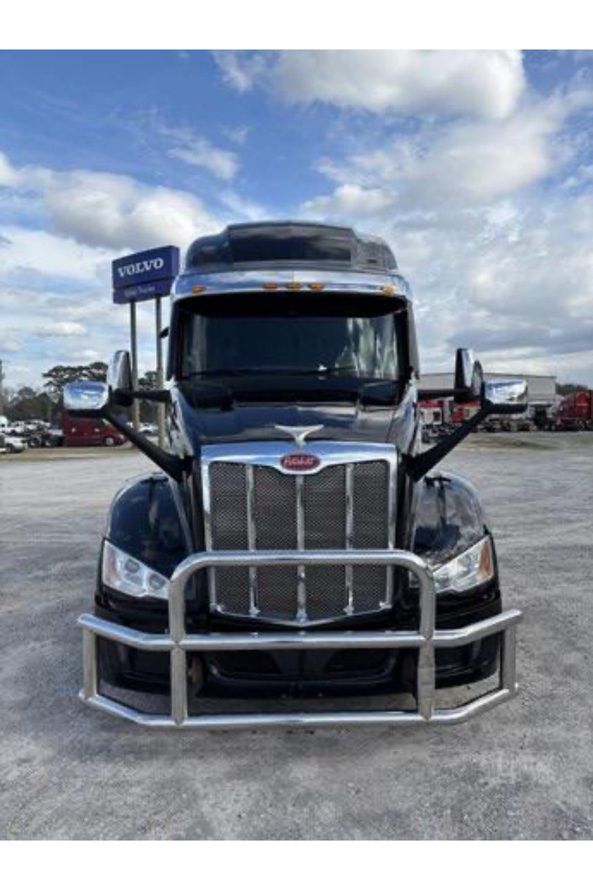 Photo 3 of Peterbilt 579