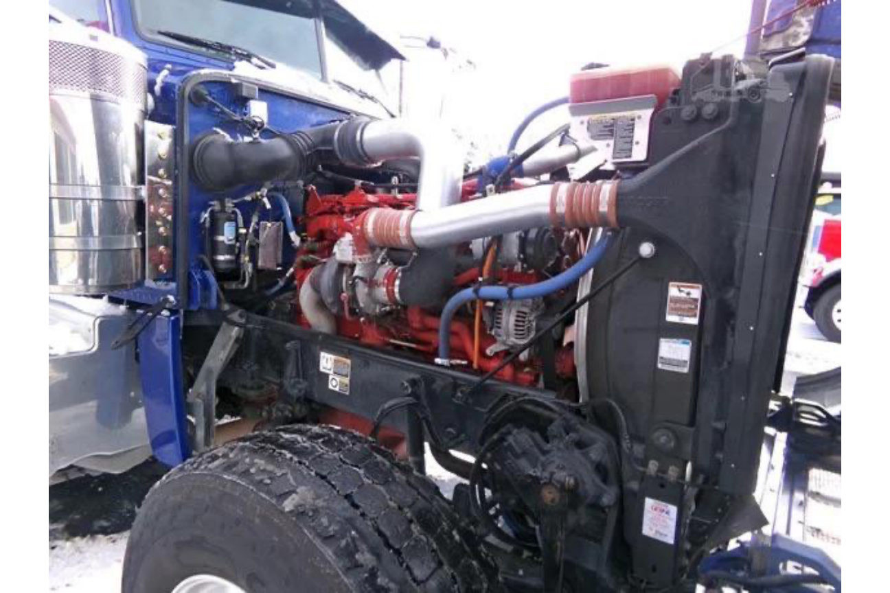 Photo 2 of Peterbilt 389