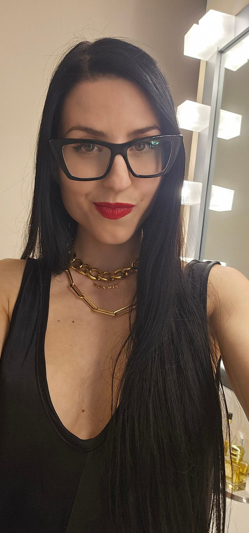 Janine wellnhammer lipstick.jpg