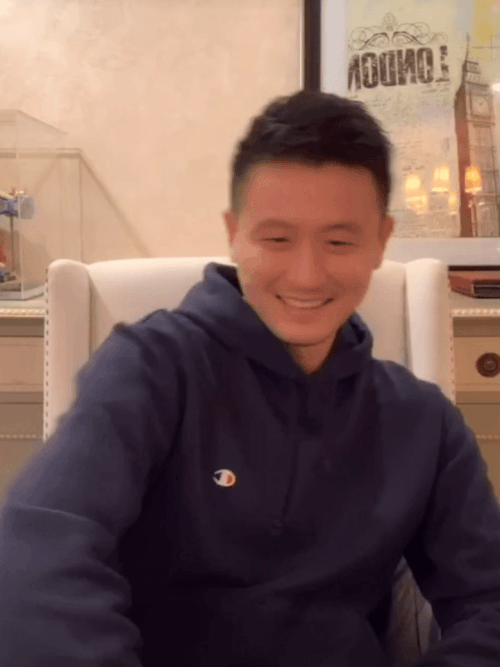 0062BoZOgy1iesd8vmk46g30k00qoqv7.gif