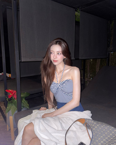 81d5438799a35f9cc1b62b1ad1e6bc63.jpg