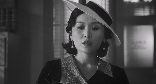 Spider Noir.S01E02.Tread.Lightly.Authentic.BW.1080p.AMZN.WEB DL.CZ EN.DD+5.1.Atmos.H.264 RUDR.mkv 20.jpg