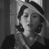 Spider Noir.S01E02.Tread.Lightly.Authentic.BW.1080p.AMZN.WEB DL.CZ EN.DD+5.1.Atmos.H.264 RUDR.mkv 20