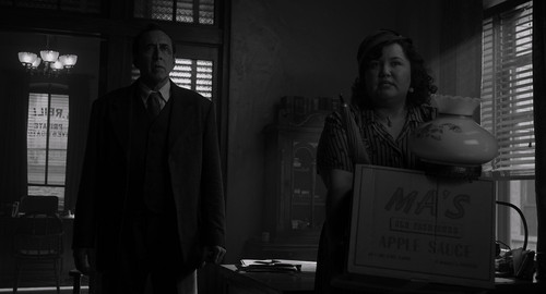 Spider Noir.S01E01.Step.Into.My.Office.Authentic.BW.2160p.AMZN.WEB DL.CZ EN.DD+5.1.Atmos.DoVi.HDR.H..jpg