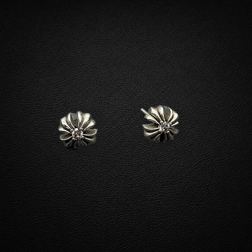sku 001 CE008 白钻 1对.jpg