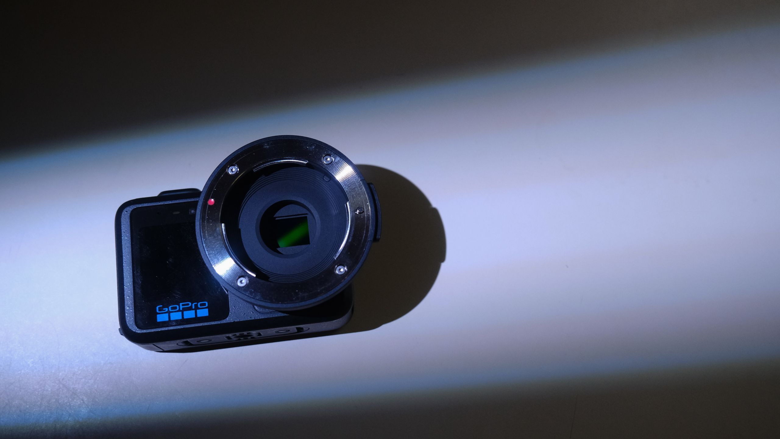 GoPro Mission 1 Pro ILS: Máy ảnh Mirrorless 8K Đa năng cho Dân Làm Phim?