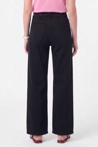 Black 1 (5).png
