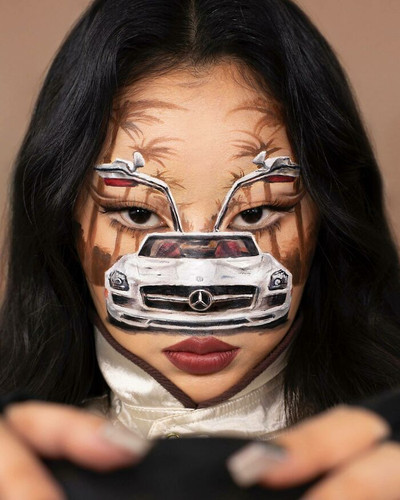 Korean Artist Goes Viral For Transforming Herself Into Mind Bending Optical Illusions Without Any Ph.jpg