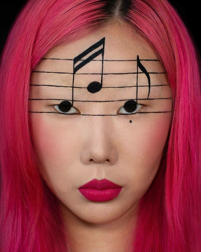 Korean Artist Goes Viral For Transforming Herself Into Mind Bending Optical Illusions Without Any Ph.jpg
