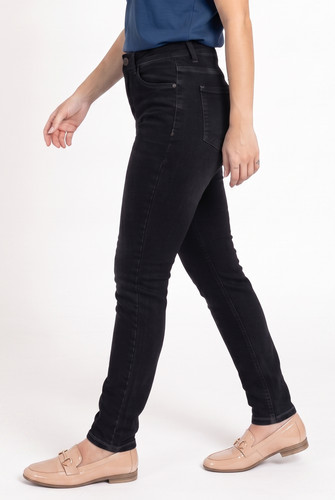 Black 1 (4).jpg