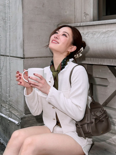 e15a2a34517fa8150d42e75ef32cc198.jpg