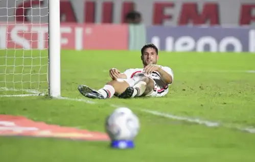 Calleri enfrenta maré de jejum, mas Dorival mantém confiança no atacante do São Paulo