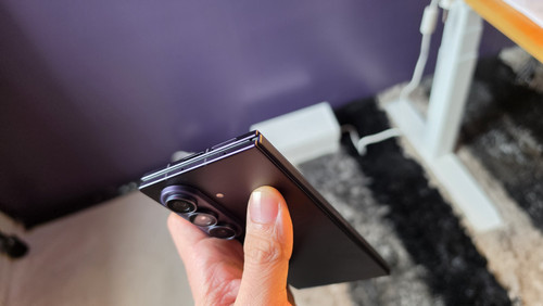 Samsung Galazy Z Fold 8 Ultra_Folded View.jpg