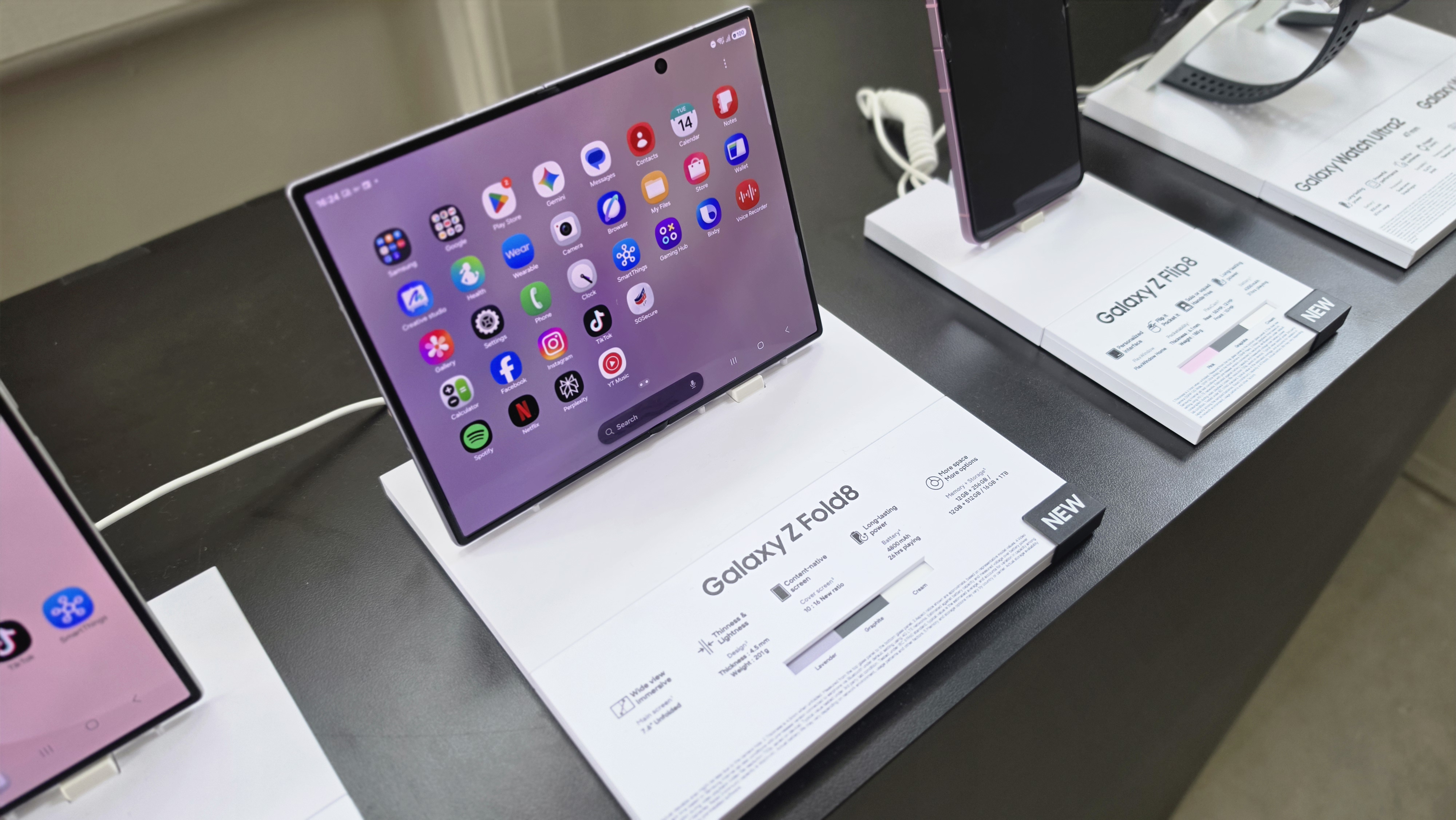 Samsung Galaxy Z Fold 8