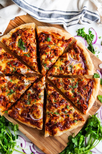 Cheesy BBQ Chicken Pizza Aberdeen's Kitchen.jpg