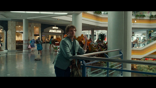 Wonder.Woman.1984.2020.VFF.MULTi.2160p.UHD.BluRay.DoVi.TrueHD.Atmos.x265 Zlone.mkv snapshot 00.03.04.jpg