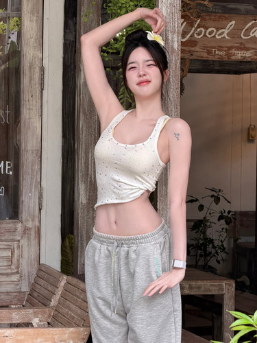 n.niniee e166a42b4e9947daa4d89f78e031a73c.jpg