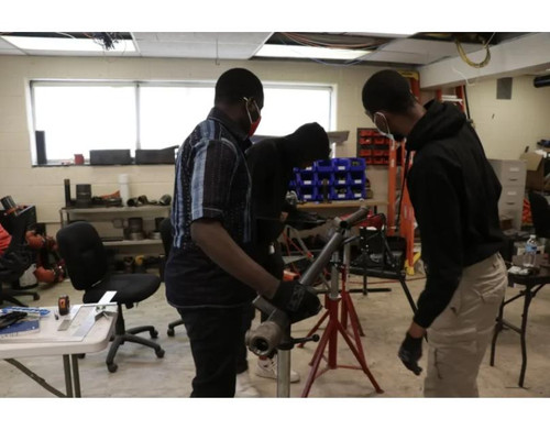 Pipefitting Technicians 768x512.1