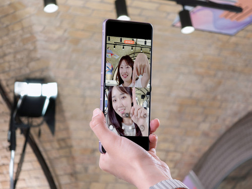 galaxy zfip8 dual rec.jpg