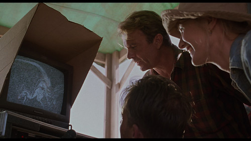 Jurassic.Park.1993.MULTi.2160p.UHD.BluRay.DoVi.x265.TRUE HD.ATMOS.DTS SowHD.mkv snapshot 00.07.03.38.jpg