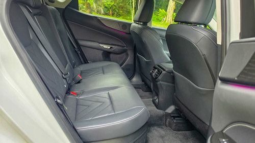 Lexus NX350h_Rear Seats Overview.jpg