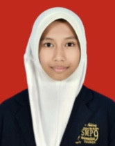 Foto latar merah Hafiza Clarinta Putri.jpg