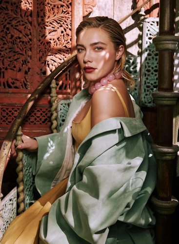 florence pugh for who what wear may 2025 photographed by v0 g99uyltnq5ye1.jpg