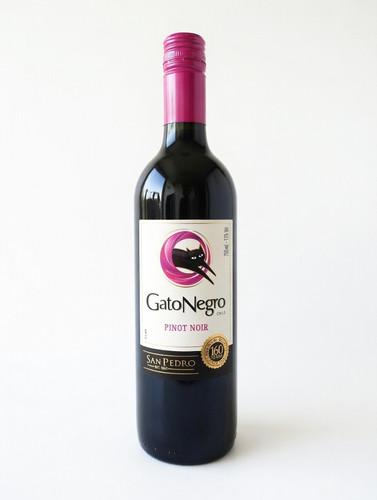 gato negro pinot noir.jpg