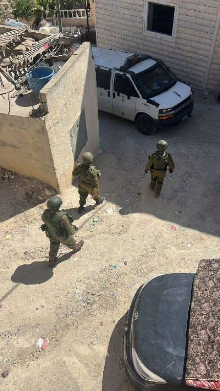 متابعة | قوات الاحتلال تشن حملة مداهمة وتفتيش لعدد من المنازل في قرية التوانة بمسافر يطا جنوب الخليل....