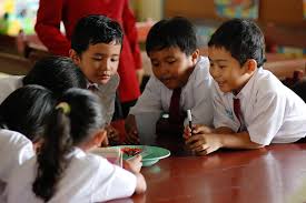 anak sedang belajar.jpg