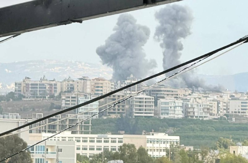 طيران الاحتلال يشن غارة على منطقة الحوش شرق مدينة صور، جنوبي لبنان....