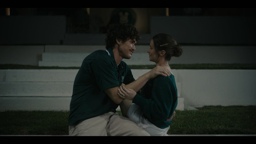 BEEF.S02E01.All.the.Things.Were.Never.Going.to.Have.2160p.NF.WEB DL.CZ EN.DD+5.1.Atmos.DoVi.HDR.H.26.jpg