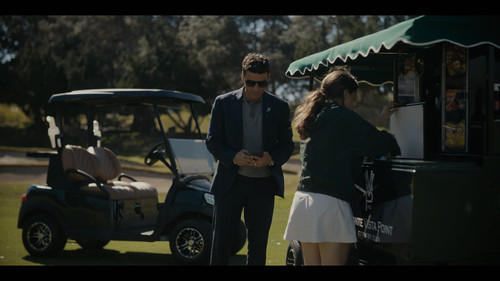 BEEF.S02E01.All.the.Things.Were.Never.Going.to.Have.2160p.NF.WEB DL.CZ EN.DD+5.1.Atmos.DoVi.HDR.H.26.jpg