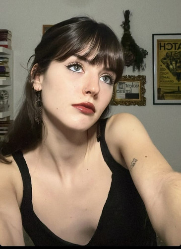 girl icon.jpg