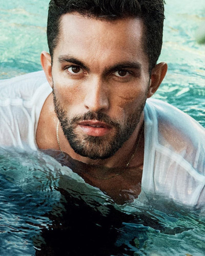 ?u=https%3A%2F%2Fwww.thefashionisto.com%2Fwp content%2Fuploads%2F2019%2F04%2FTobias Sorensen 2019 Da.jpg