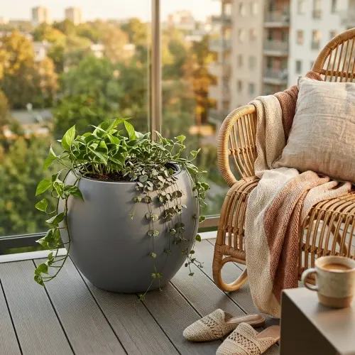 kure saksi 04 lifestyle balkon.webp
