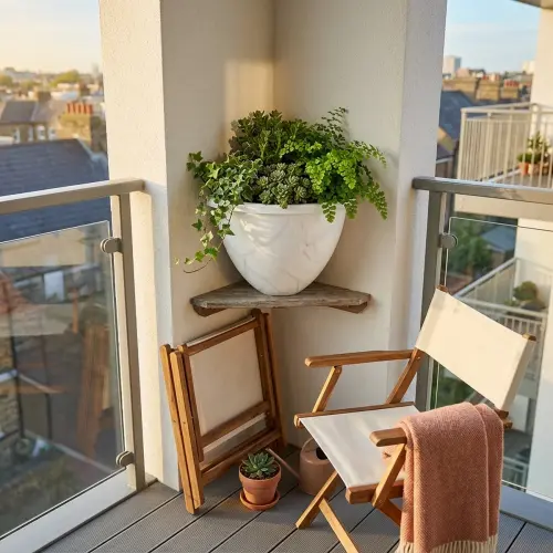 damla kose saksi 04 lifestyle balkon.webp