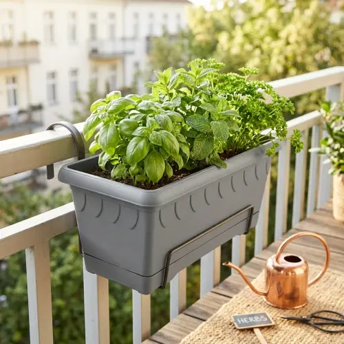 damla balkon saksi 04 lifestyle yesillik.webp