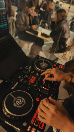 dj.jpg