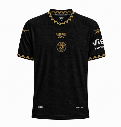 black kit2.jpg