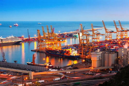Industrial port de Barcelona in evening. Spain.jpg