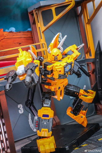 Age Of The Primes Herald Of Unicron 03.jpg