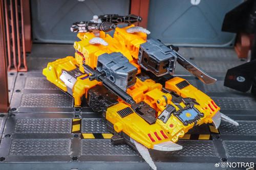 Age Of The Primes Herald Of Unicron 08.jpg