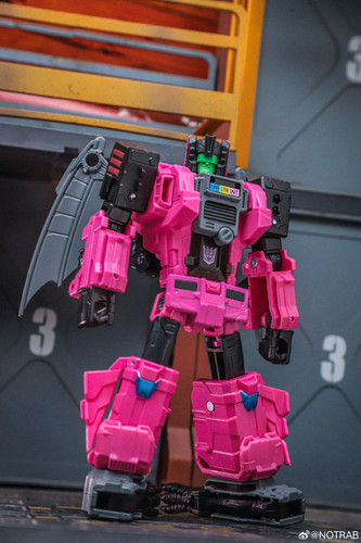 Age Of The Primes Fangry 01.jpg