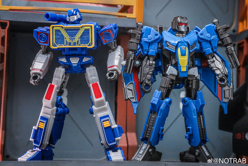Studio Series Transformers One Deluxe Soundwave 07.jpg